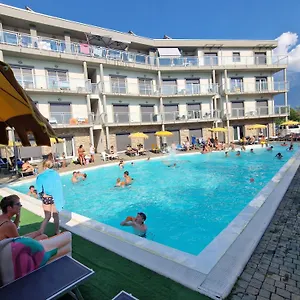 Alessandra Lejlighedshotel Domaso